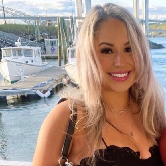 Meet your Posher, Emma - Picture 1 of 1